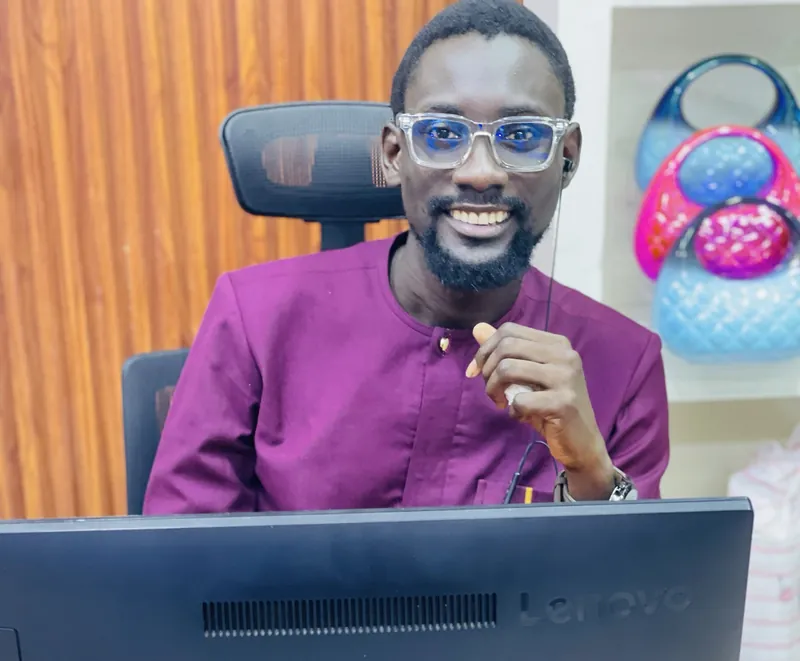 Birima Gueye à son poste de travail